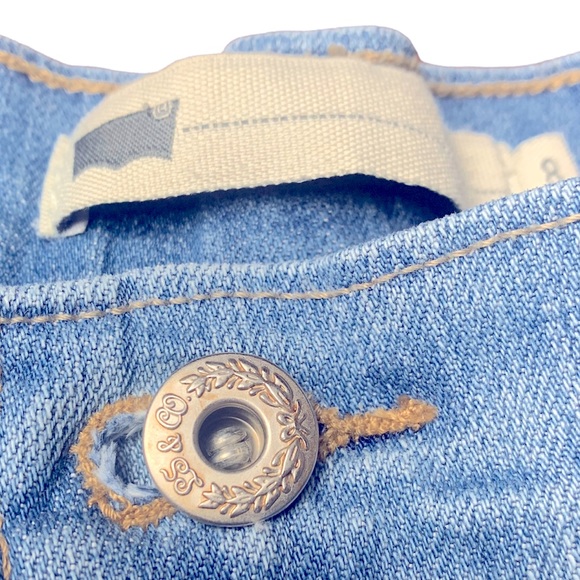 LEVI’S Classic Denim Jean Shorts size 8 - Picture 6 of 10